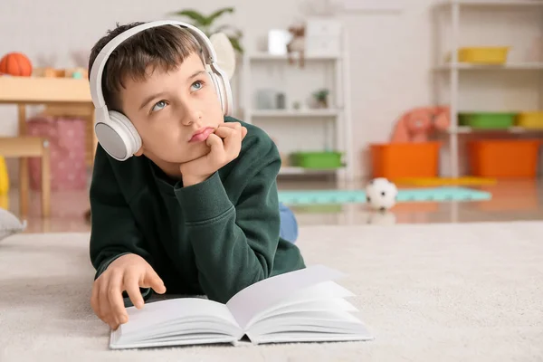 Little Boy Book Headphones Home — Stock Photo, Image