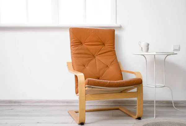 Modern Chair Table Cups White Wall — Stock Photo, Image