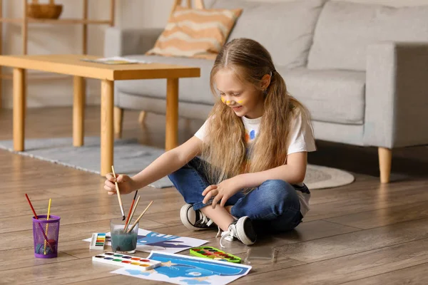 Little Girl Painting Watercolors Floor Home — Stock Photo, Image