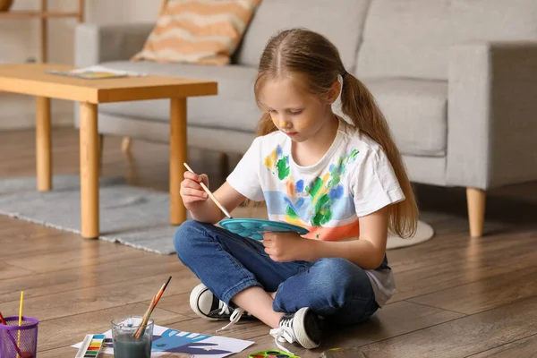 Niña Con Pincel Paleta Pintura Casa — Foto de Stock