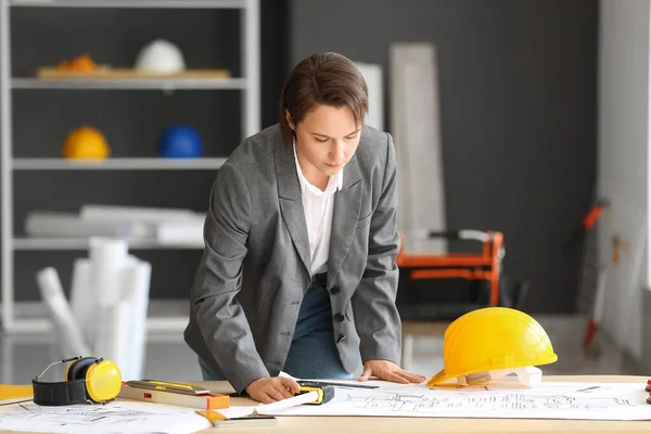 Female Industrial Engineer Working Table Office — Stock Photo, Image