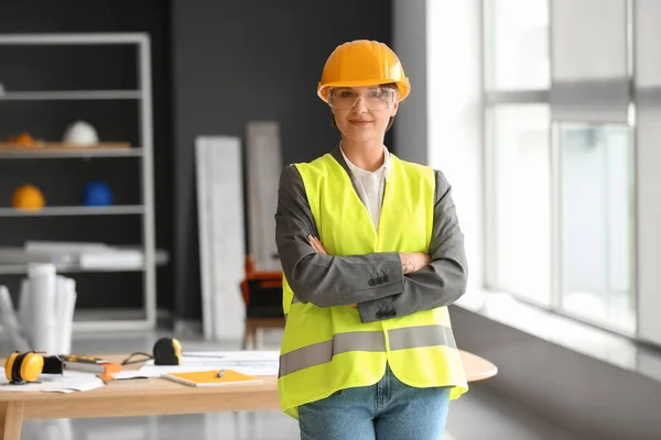 Female Construction Worker Hardhat Office — Stock Photo, Image