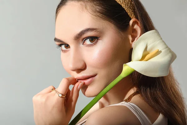 Beautiful Young Woman Calla Flower Grey Background — Stock Photo, Image