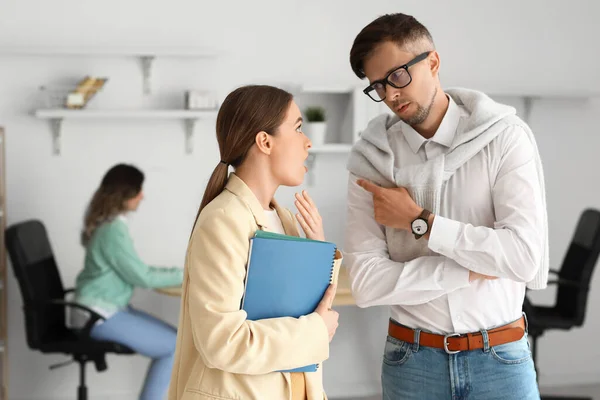 Workers Gossiping Colleague Office — Stock Photo, Image