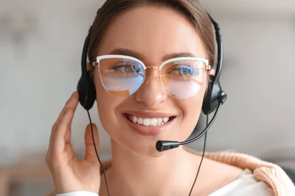 Technischer Support Agent Arbeitet Büro — Stockfoto