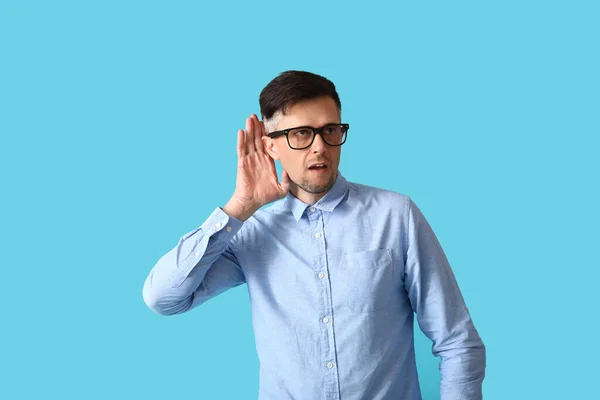Man Trying Hear Something Color Background — Stock Photo, Image