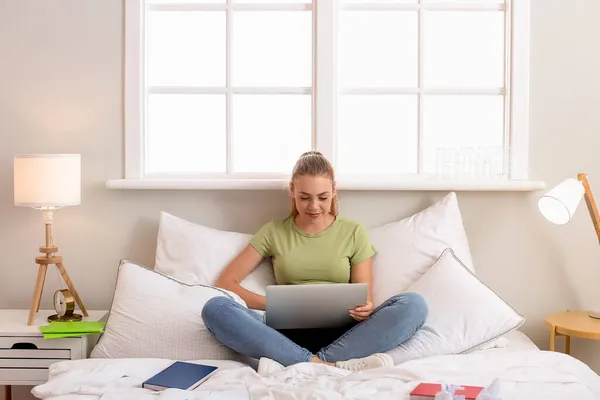 Female Student Preparing Exam Home — Stock Photo, Image