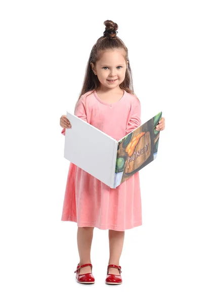 Αξιολάτρευτο Κοριτσάκι Που Διαβάζει Βιβλίο Λευκό Φόντο — Φωτογραφία Αρχείου