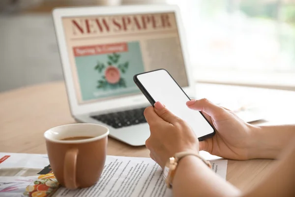 Young Woman Using Mobile Phone Table Cup Coffee Newspaper Laptop — Stock Photo, Image