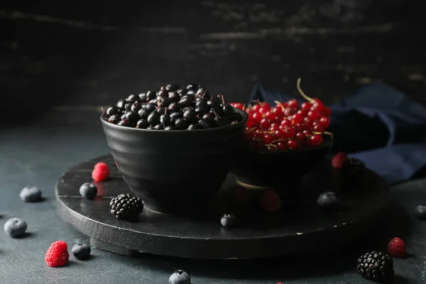 Bowls Ripe Red Black Currant Dark Background — Stock Photo, Image