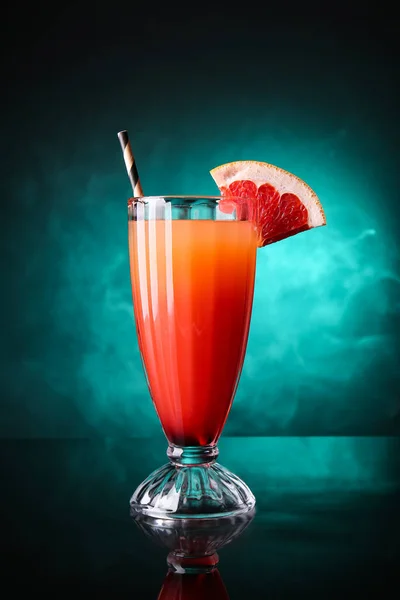 Glas Lekkere Tequila Sunrise Cocktail Donkere Achtergrond — Stockfoto