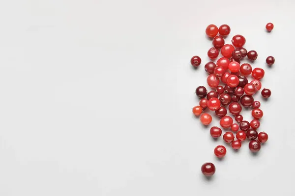 Νόστιμα Φρέσκα Cranberries Ελαφρύ Φόντο — Φωτογραφία Αρχείου