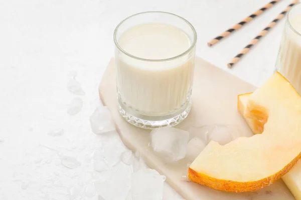 Glass Tasty Melon Milkshake Light Background Closeup — Stock Photo, Image