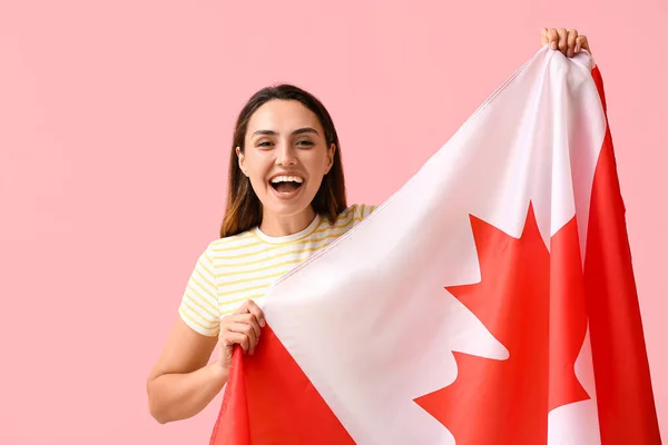 Mulher Bonita Com Bandeira Canadá Fundo Cor — Fotografia de Stock
