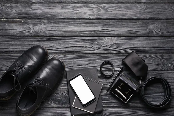 Set Stijlvolle Mannelijke Accessoires Donkere Houten Ondergrond — Stockfoto