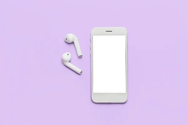 Fones Ouvido Modernos Telefone Celular Fundo Cor — Fotografia de Stock