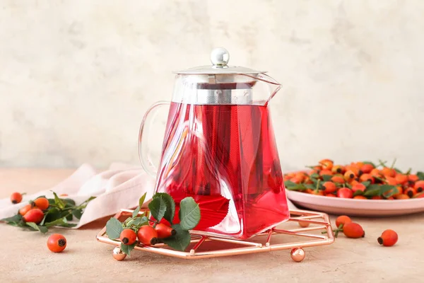 Tea Pot Tasty Rose Hip Beverage Berries Light Background — Stock Photo, Image