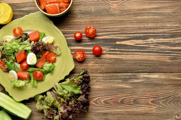 Tasty Salad Salmon Fresh Vegetables Plate Wooden Background — Stock Photo, Image