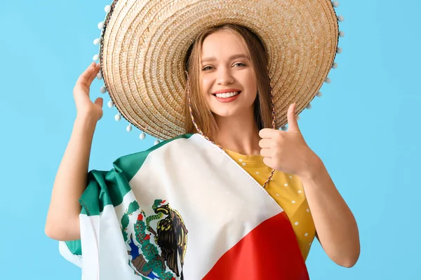 Joyeux Jeune Femme Chapeau Sombrero Avec Drapeau Mexique Montrant Geste — Photo