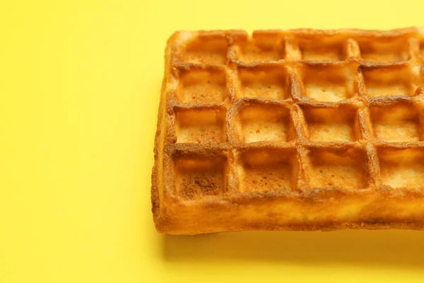 Renkli Arka Planda Lezzetli Belçika Waffle Yakın Plan — Stok fotoğraf