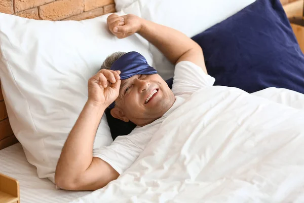 Morning Mature Man Bed — Stock Photo, Image