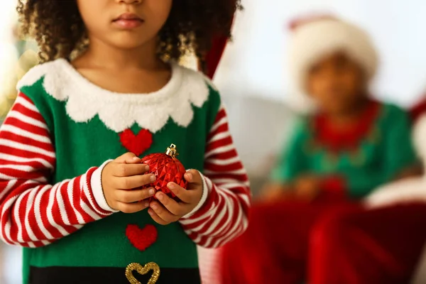 Little African American Girl Christmas Ball Home Closeup — Stock Photo, Image