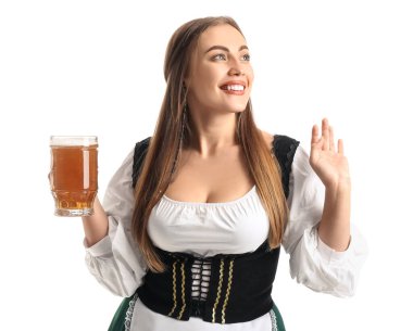 Beyaz arka planda soluk birası olan güzel Ekim Festivali garsonu.