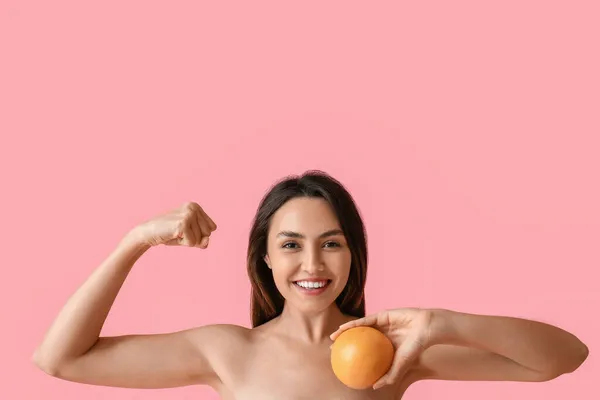 Naked Young Woman Fresh Grapefruit Color Background Vegan Day — Stock Photo, Image