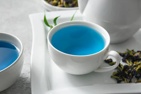 Taza Azul Orgánico Flores Secas Mesa Primer Plano — Foto de Stock