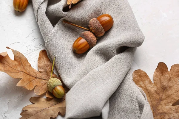 Oak Acorns Dry Leaves Fabric Light Background Closeup — Stock Photo, Image