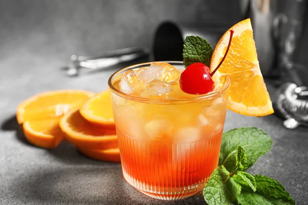 Copo Frio Tequila Sunrise Cocktail Mesa — Fotografia de Stock