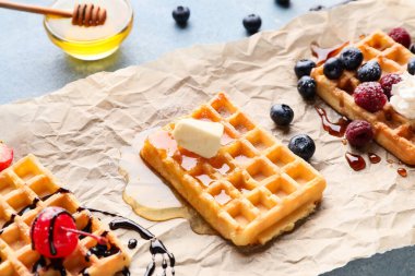 Masada böğürtlenli Belçika waffle 'ı