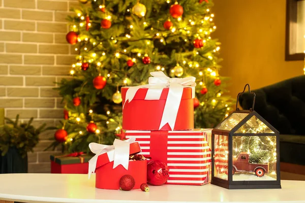Christmas Gifts Decor Table Room — Stock Photo, Image