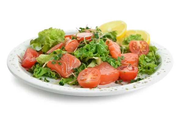 Ensalada Fresca Con Pescado Limón Sobre Fondo Blanco —  Fotos de Stock