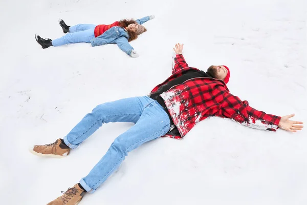 Happy Young Couple Having Fun Forest Winter Day — Stock Photo, Image