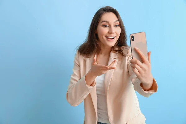 Happy Woman Taking Selfie Color Background — Stock Photo, Image