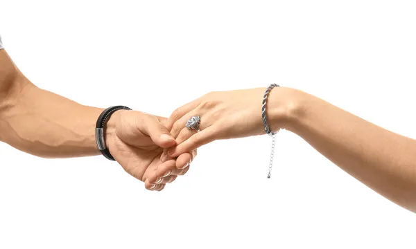 Man Holding Vrouw Hand Met Zilveren Sieraden Witte Achtergrond — Stockfoto