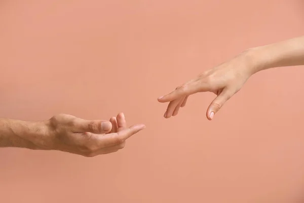 Woman Man Reaching Out Each Other Beige Background — Stock Photo, Image