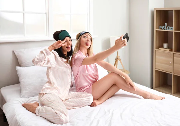 Beautiful Young Women Taking Selfie Bedroom — Stock Photo, Image