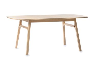 Beyaz arka planda ahşap yemek masası