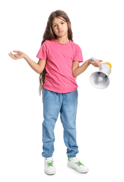 Verwirrtes Kleines Mädchen Mit Megafon Auf Weißem Hintergrund — Stockfoto