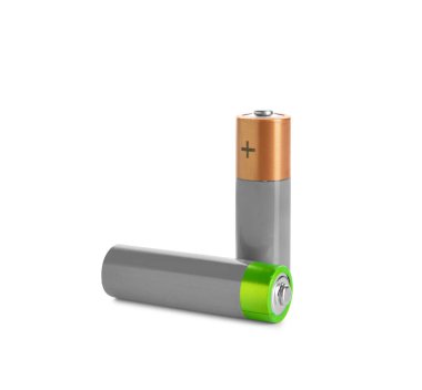 alkali piller beyaz arkaplanda izole edildi