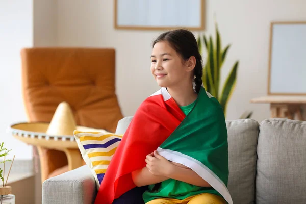 Kislány Mexikói Zászlóval Otthon — Stock Fotó