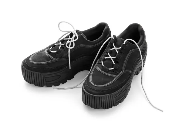 Schwarze Schuhe Mit Schnürung Auf Weißem Hintergrund — Stockfoto