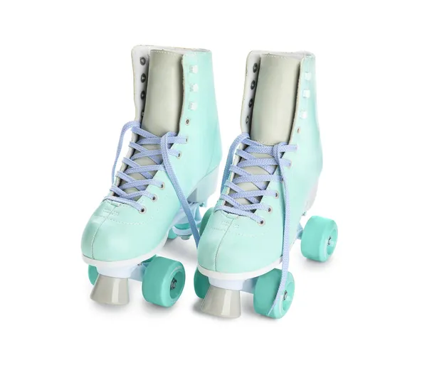 Par Patins Com Atacadores Desatados Fundo Branco — Fotografia de Stock