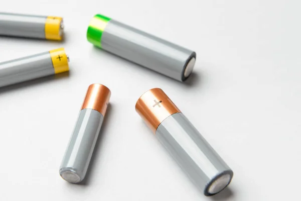 Alkaliska Batterier Vit Bakgrund Närbild — Stockfoto