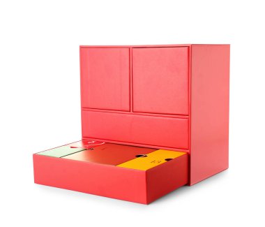 Beyaz arkaplanda kırmızı takvim