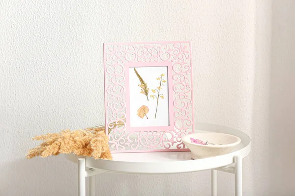 Frame Dried Pressed Flowers Pampas Grass Table White Wall — Stock Photo, Image