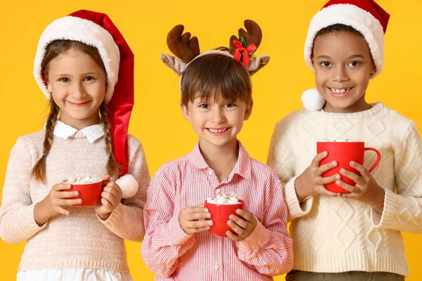 Little Children Cups Hot Cocoa Yellow Background — Stock Photo, Image