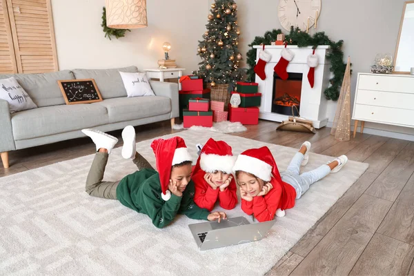Cute Little Children Laptop Watching Cartoons Home Christmas Eve — Stock Photo, Image